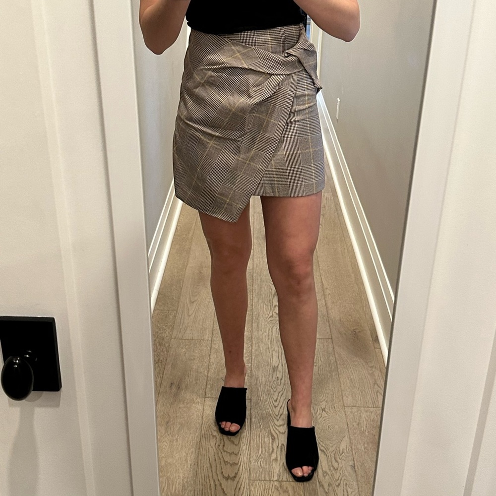 Babaton Plaid Skirt - Picture 4 of 4